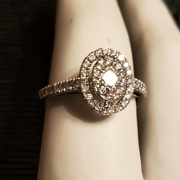 Beautiful  design 14K white gold diamond  ring - Picture 5 of 13